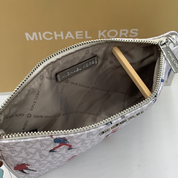 MICHAEL KORS JET SET GIRLS MULTIFUNCTIONAL WRISTLET TRIO BRIGHT WHITE MULTI - Picture 12 of 16